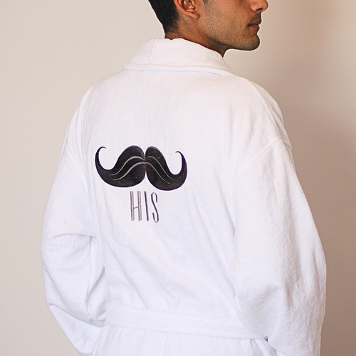 رداء حمام بتطريز (شارب + كلمة His)